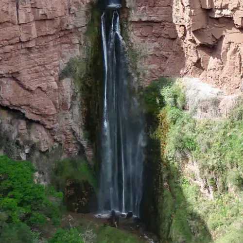 Espectacular Vista de la Catarata de Perolniyoc